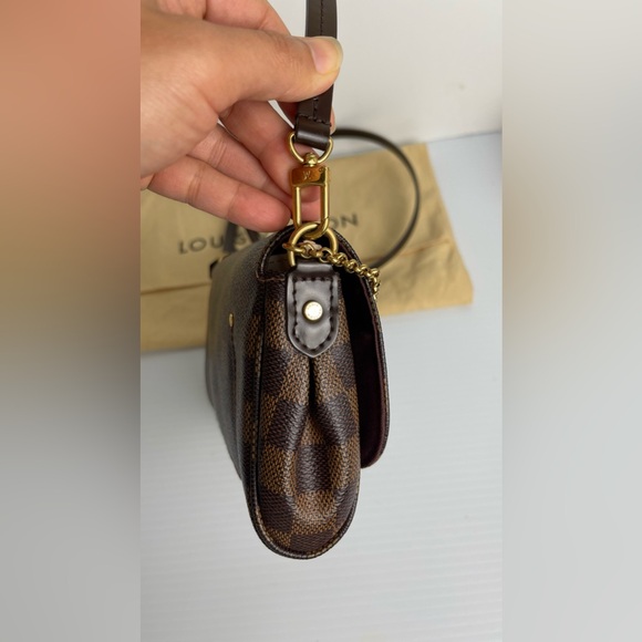 Authentic Louis Vuitton Favorite PM Damier Ebene Crossbody Clutch Purse Handbag - Picture 9 of 16